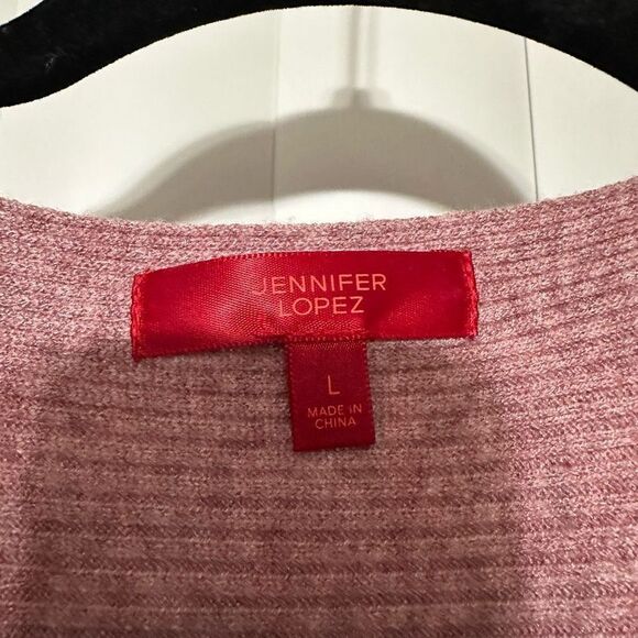 Jennifer Lopez plum colored very soft sweater with batwing sleeves, Faux diamond - Picture 5 of 10